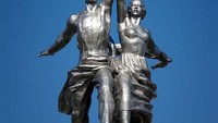 Worker and Kolkhoz Woman, Rusia (sumber: en.wikipedia.org)