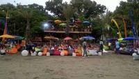 Pemandangan bar yang berada di pinggir Pantai Seminyak (Sastri/detikTravel)