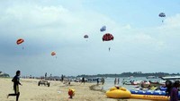 Watersport menjadi daya tarik Yanjung Benoa (ppc2010bali.com)