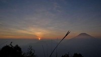 Sunrise di Dieng Plateau (Niken Andriani/ ACI)