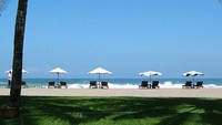 Pantai Seminyak, Bali (baliholidayaccomodation.com)