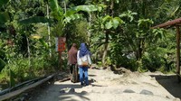 Terdapat keterangan yang meberi informasi tentang jarak dan arah ke nyarai agar tidak tersesat