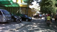 Jalan Mojopahit. Pusat oleh-oleh makanan khas kota Medan.