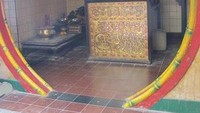 patung dewa-dewa di belakang kelenteng