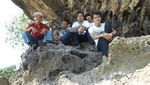 Ini Dia Pantai Cantik yang Masih Sepi di Garut