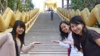 Anak tangga menuju Big Buddha