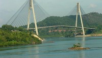 Jembatan Barelang (sumber: tremos.com)