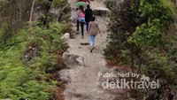Jalur di Batu Dinding