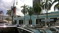 Central Market tampak dari kejauhan.
