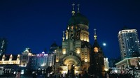 Shopia Cathedral di malam hari tampak megah
