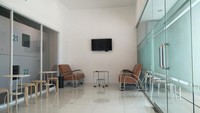 Nah ini tempat cozy buat menunggu waktu check in mu.