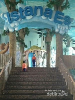 Ini Kembaran Disneyland dari Surabaya