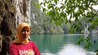 air hijau jernih, suasana yang senyap