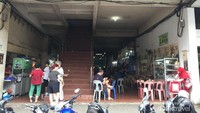 Tampak depan pasar penuin (dari pintu samping)