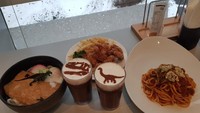 makanan yang dijual di restoran museum