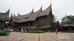 Ini Rasanya Jadi Pengantin Minang di Anjungan Sumatera Barat TMII