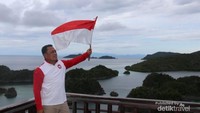 Kepala Dinas Pariwisata Kabupaten Raja Ampat, Yusdi Lamatenggo