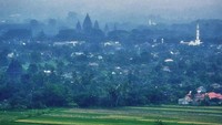 Pemandangan Candi Prambanan dari Spot Riyadi