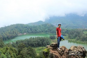 Ini Spot Terbaik Menikmati Telaga Warna di Dieng
