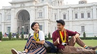 Keseruan saya dan dianrockmad membahas hal-hal lucu yang kami temui di perjalanan