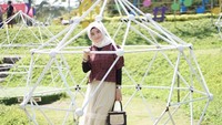 Reflika kerangka besi Bola raksasa