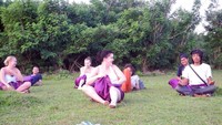Berfoto bersama bule di Bali