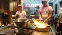 Aneka makanannya pun harganya bersahabat