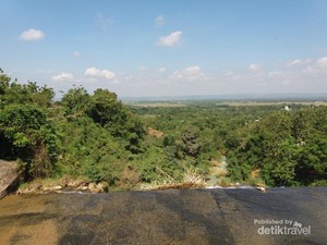 Ini yang Segar di Tuban, Air Terjun Nglirip Singgahan