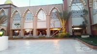 Banyak pepohonan di pinggiran Masjid, jadi semakin asri