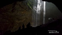 Mencapai Luweng Grubug setelah berjalan kaki 250 meter