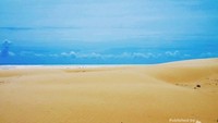 Hamparan pasir putih yang eksotis di tepi Pantai Oetune terlihat dari gurun pasirnya