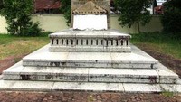 Sebuah tugu yang ada di kawasan Kerkhoff