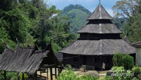Masjid Tou Kayu Jao memilii arisitektur yang unik dan mempes