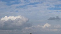 Pemandangan yang terhampar di Pantai Burung Mandi