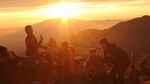 Inilah Tempat Melihat Golden Sunrise di Dieng