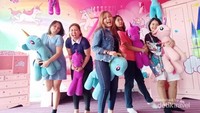 Foto Bersama Teman di Lantai 3