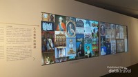 Di pintu masuk ION Art Gallery