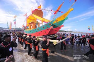 Iraw Tengkayu, Ritual Arak Perahu di Kota Tarakan