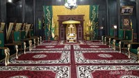 Replika singgasana kesultanan kotawaringin