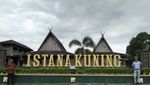 Istana Kuning yang Tak Kuning