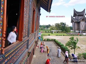 Istana Pagaruyung yang Cantik Buat Foto-foto