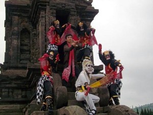 The Other Eat, Pray, Love di Dieng