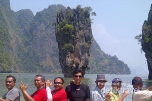 Jadi James Bond di James Bond Island