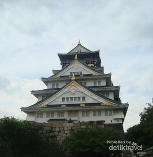 Jadi Samurai di Osaka Castle