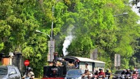 Beriringan antara yang jadul dan yang modern