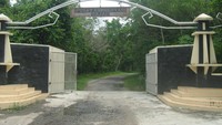 Pintu masuk menuju kawasan konservasi gajah
