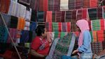 Jalan-jalan ke Balige, Jangan Lupa Beli Ulos Di Sini