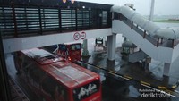 Lalu lalang shuttle bus AirAsia
