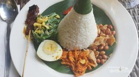 Nasi Campur Belong untuk mengisi perut sehabis berkeliling