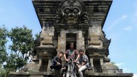 Candi ini merupakan peninggalan Kerajaan Singosari
